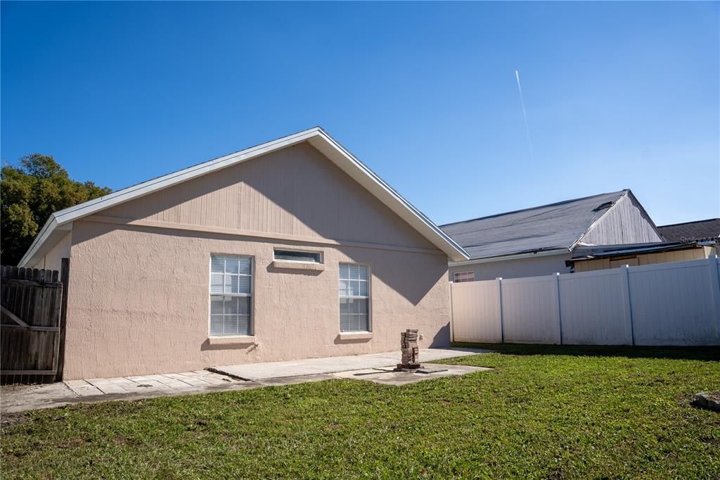 На продажу: $295,000 (2 спален, 1 ванн, 840 Квадратных фут)