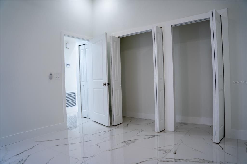 На продажу: $295,000 (2 спален, 1 ванн, 840 Квадратных фут)