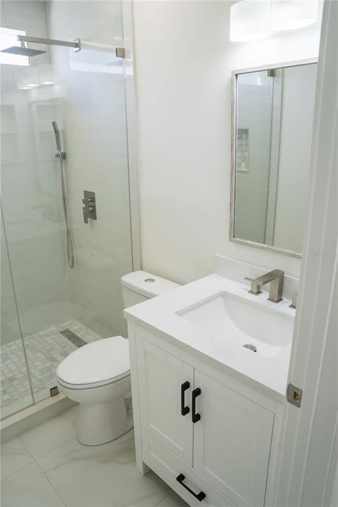 На продажу: $295,000 (2 спален, 1 ванн, 840 Квадратных фут)