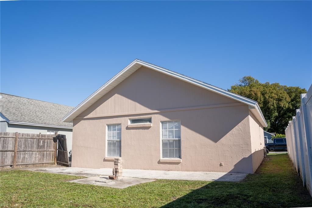 На продажу: $295,000 (2 спален, 1 ванн, 840 Квадратных фут)