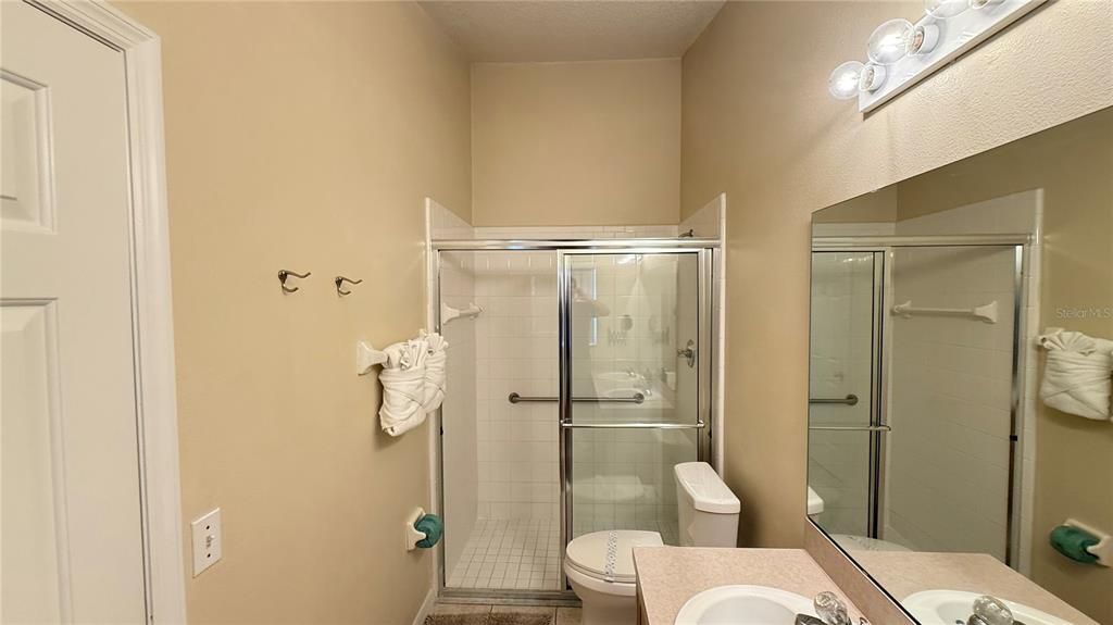 For Sale: $460,000 (4 beds, 3 baths, 1975 Square Feet)