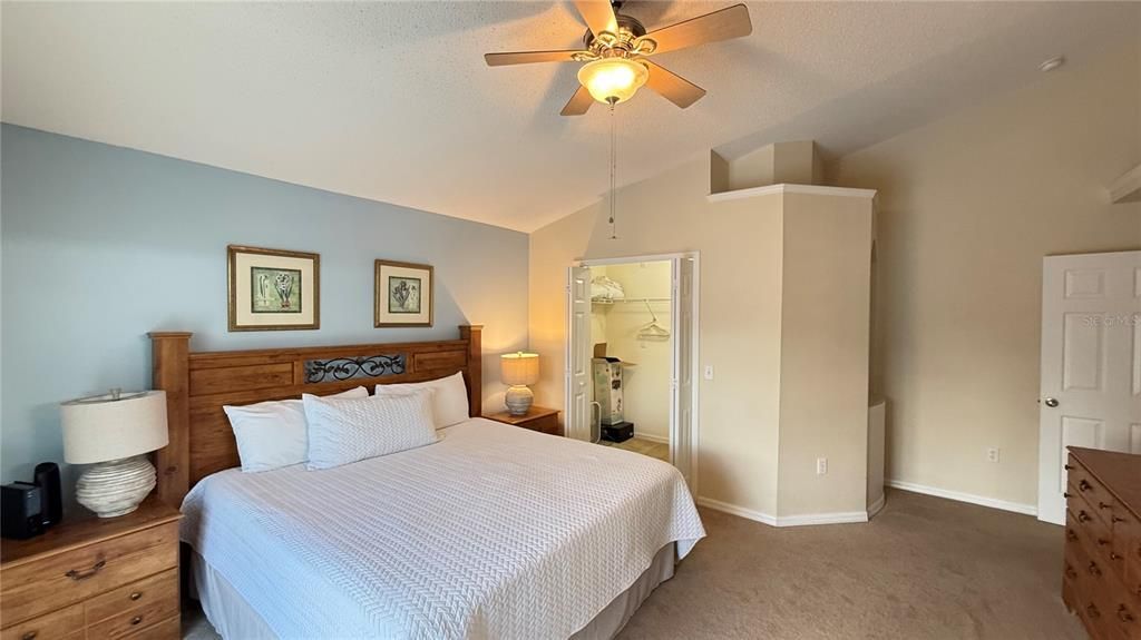 For Sale: $460,000 (4 beds, 3 baths, 1975 Square Feet)