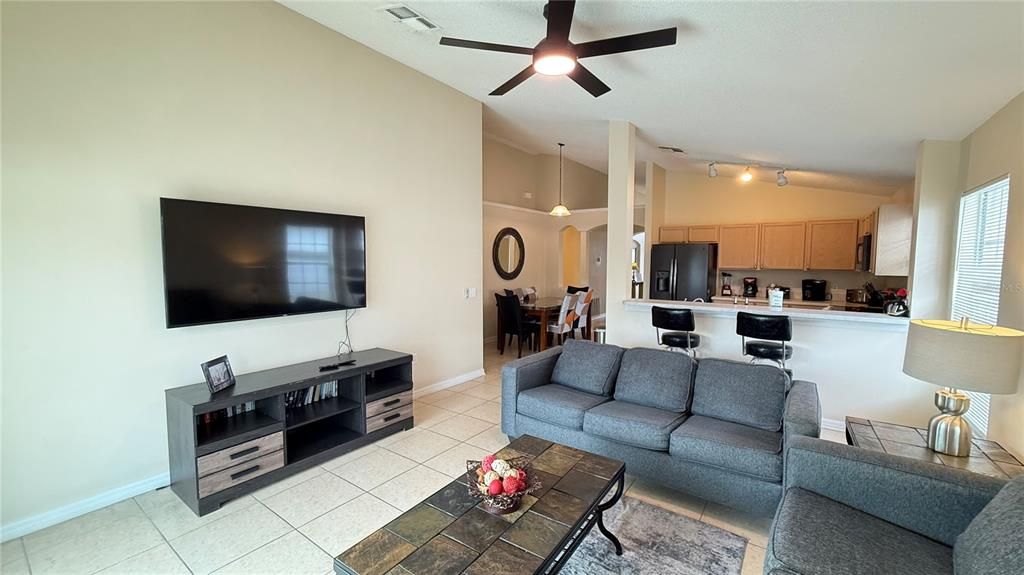 For Sale: $460,000 (4 beds, 3 baths, 1975 Square Feet)