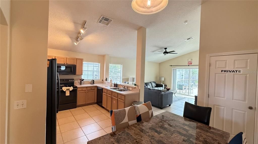 For Sale: $460,000 (4 beds, 3 baths, 1975 Square Feet)