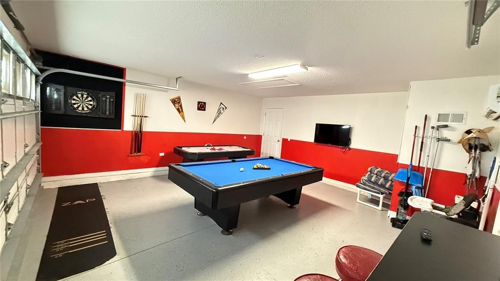 For Sale: $460,000 (4 beds, 3 baths, 1975 Square Feet)