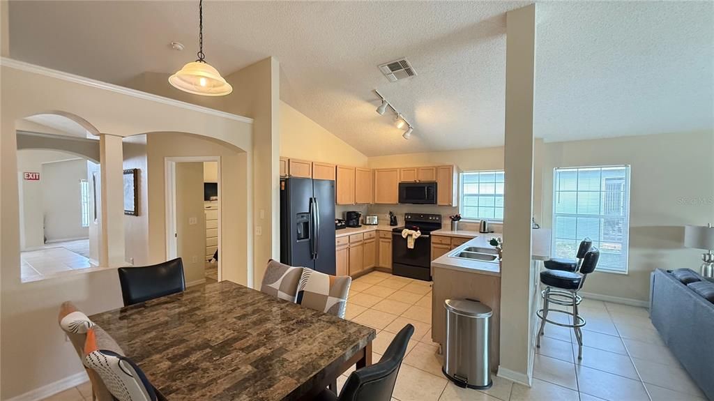 For Sale: $460,000 (4 beds, 3 baths, 1975 Square Feet)