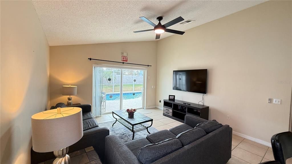 For Sale: $460,000 (4 beds, 3 baths, 1975 Square Feet)