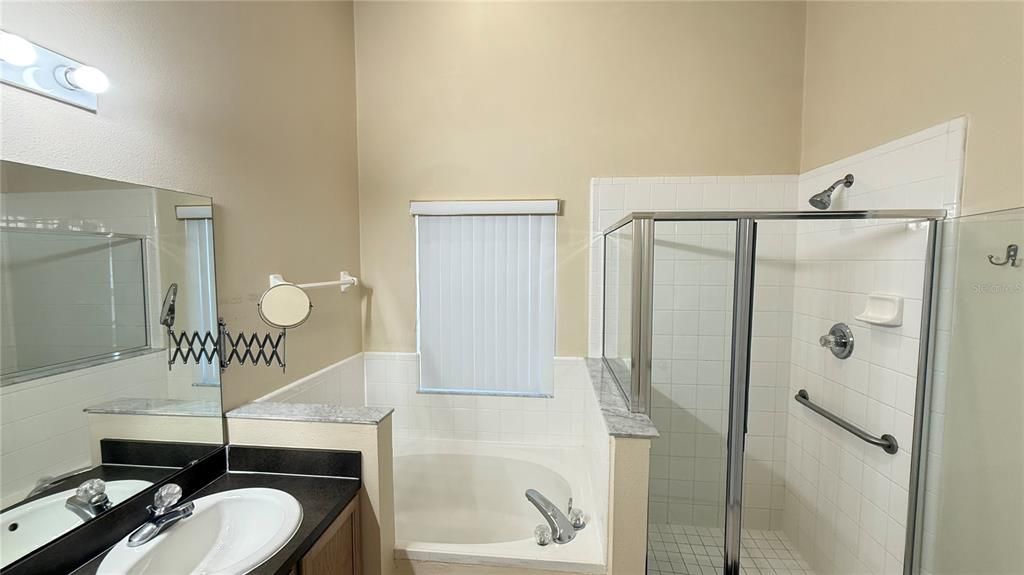 For Sale: $460,000 (4 beds, 3 baths, 1975 Square Feet)