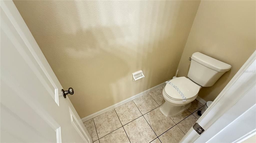 For Sale: $460,000 (4 beds, 3 baths, 1975 Square Feet)