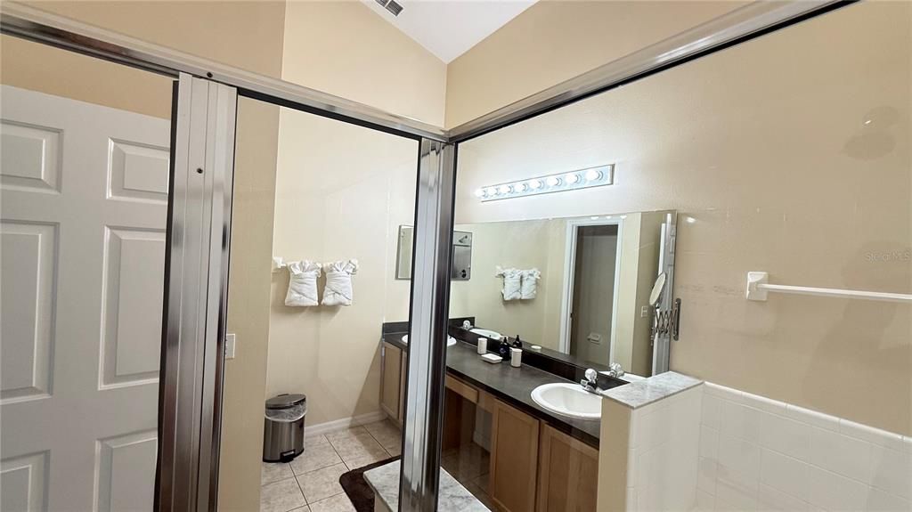 For Sale: $460,000 (4 beds, 3 baths, 1975 Square Feet)