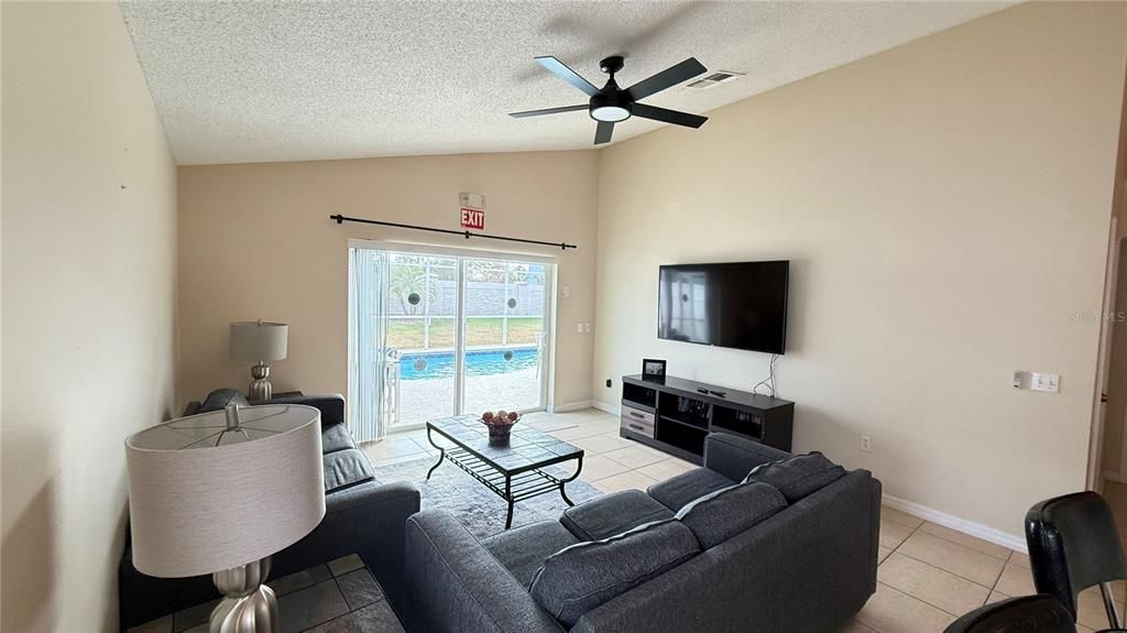 For Sale: $460,000 (4 beds, 3 baths, 1975 Square Feet)