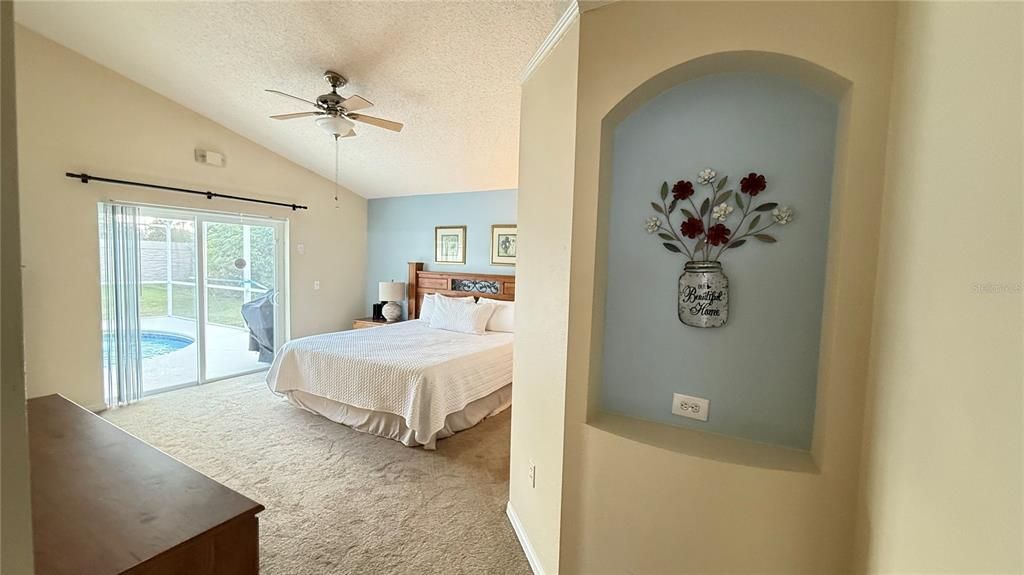 For Sale: $460,000 (4 beds, 3 baths, 1975 Square Feet)