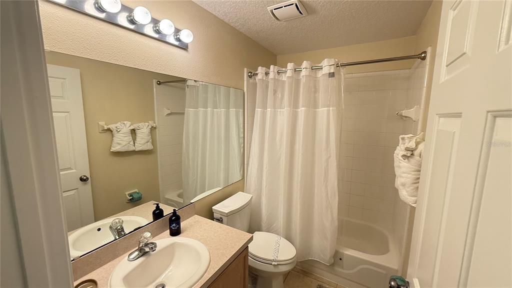 For Sale: $460,000 (4 beds, 3 baths, 1975 Square Feet)