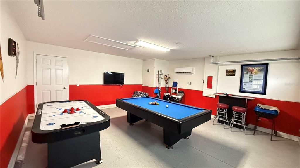 For Sale: $460,000 (4 beds, 3 baths, 1975 Square Feet)