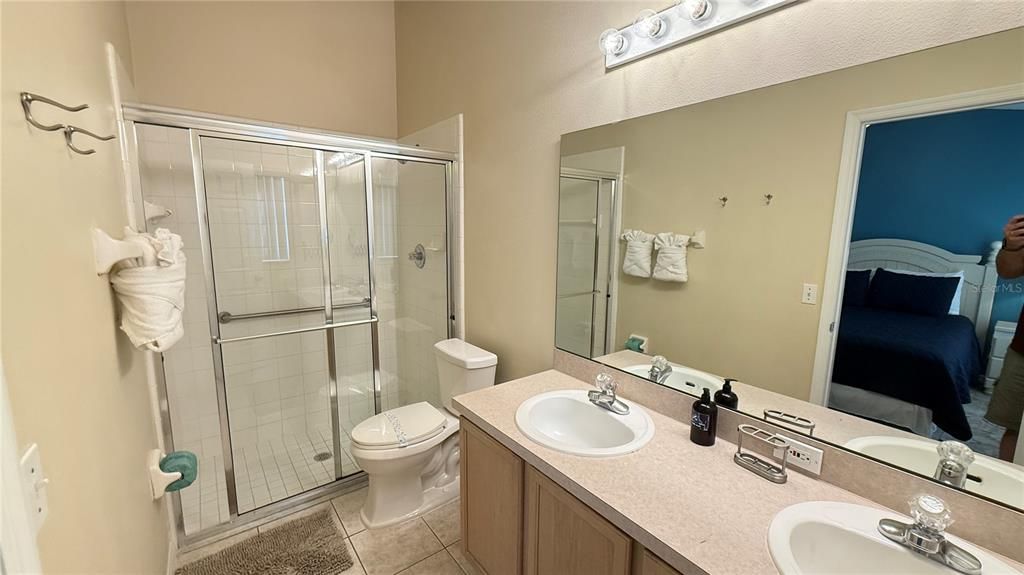 For Sale: $460,000 (4 beds, 3 baths, 1975 Square Feet)