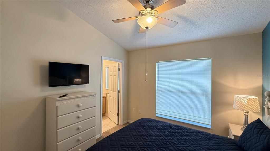 For Sale: $460,000 (4 beds, 3 baths, 1975 Square Feet)