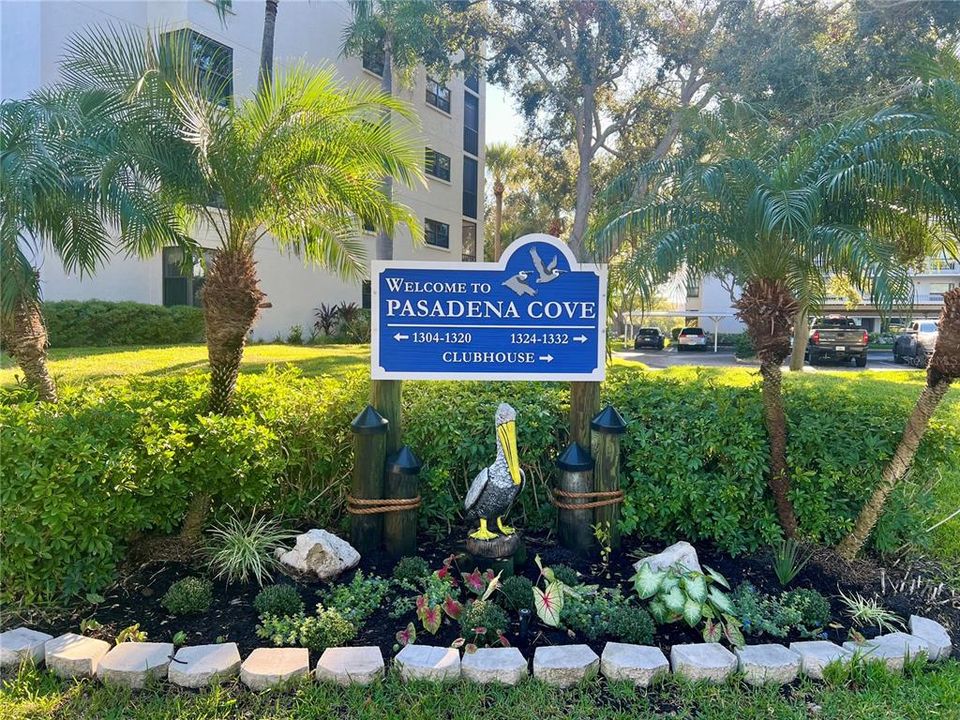 For Sale: $399,000 (2 beds, 2 baths, 1250 Square Feet)