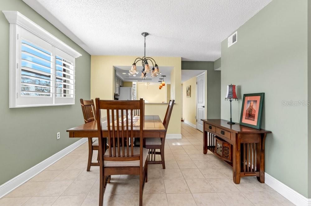 For Sale: $399,000 (2 beds, 2 baths, 1250 Square Feet)