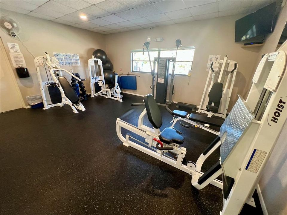 For Sale: $399,000 (2 beds, 2 baths, 1250 Square Feet)