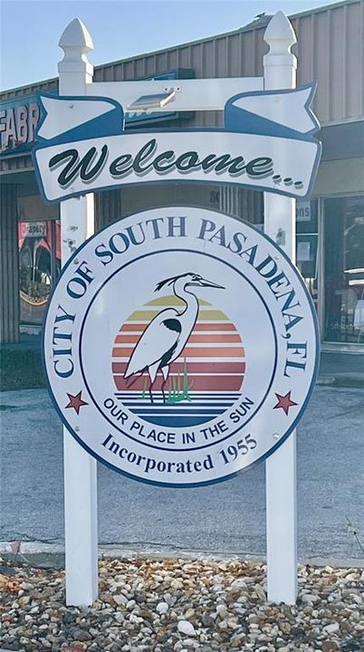 For Sale: $399,000 (2 beds, 2 baths, 1250 Square Feet)