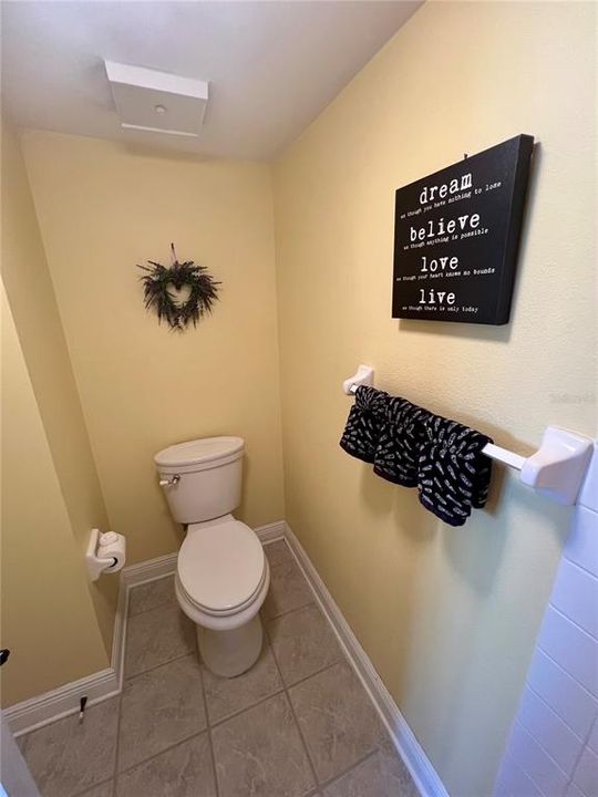 For Sale: $399,000 (2 beds, 2 baths, 1250 Square Feet)