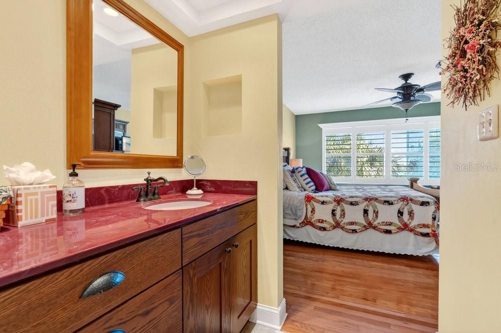 For Sale: $399,000 (2 beds, 2 baths, 1250 Square Feet)