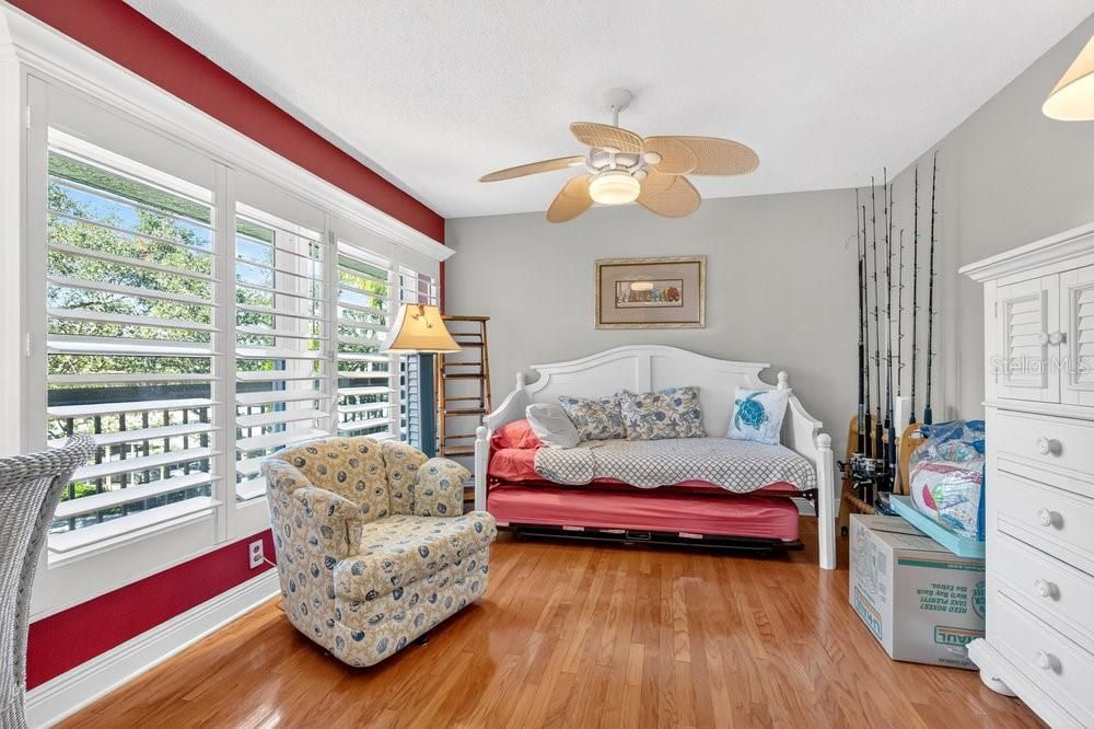 For Sale: $399,000 (2 beds, 2 baths, 1250 Square Feet)