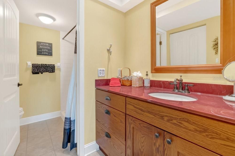 For Sale: $399,000 (2 beds, 2 baths, 1250 Square Feet)