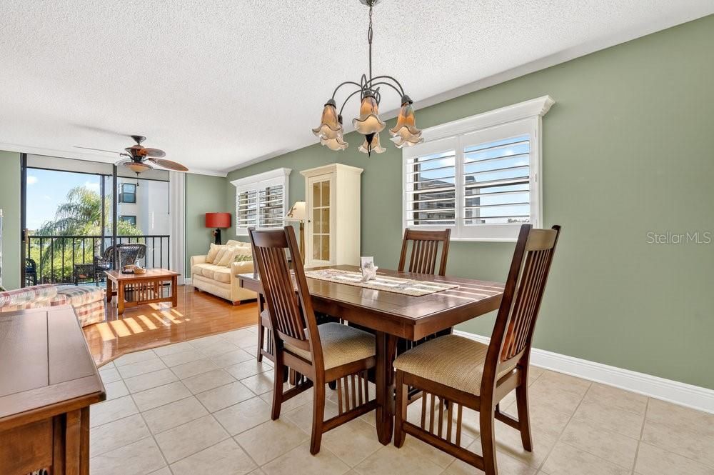 For Sale: $399,000 (2 beds, 2 baths, 1250 Square Feet)