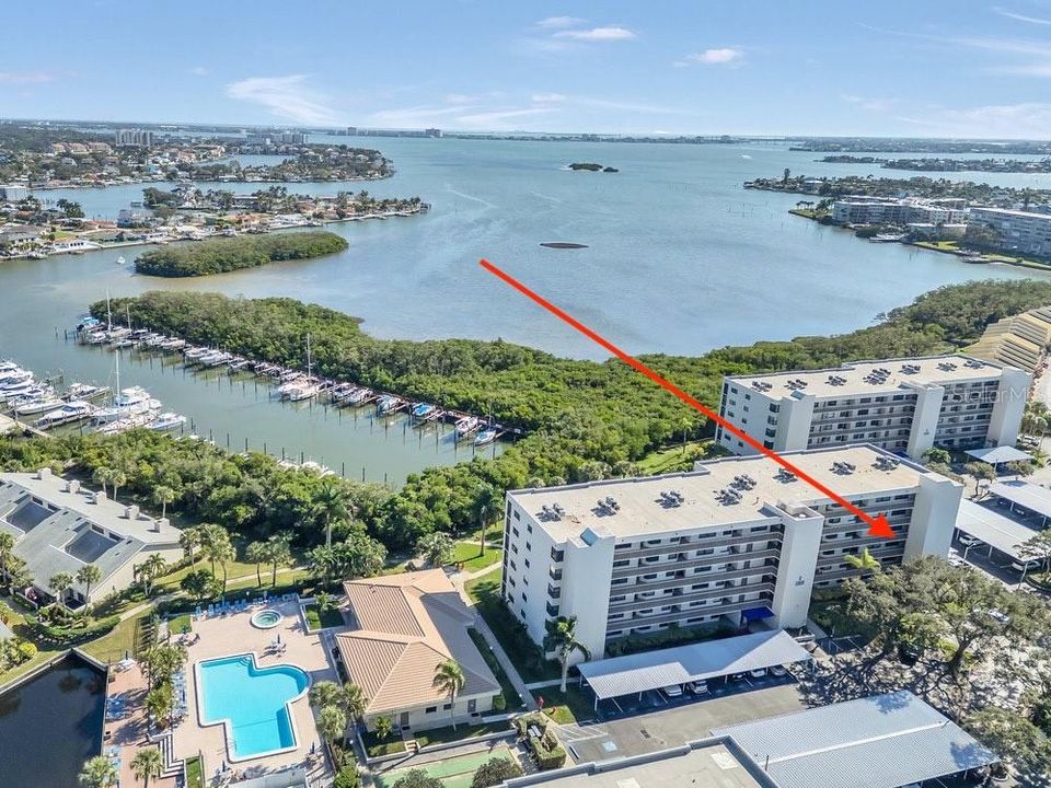 For Sale: $399,000 (2 beds, 2 baths, 1250 Square Feet)