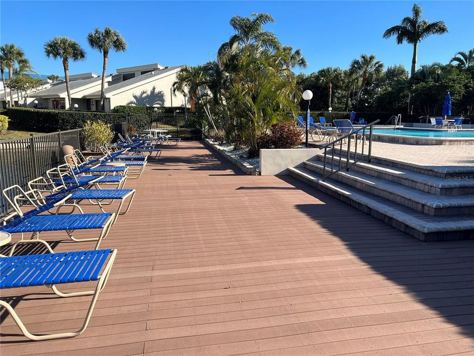 For Sale: $399,000 (2 beds, 2 baths, 1250 Square Feet)