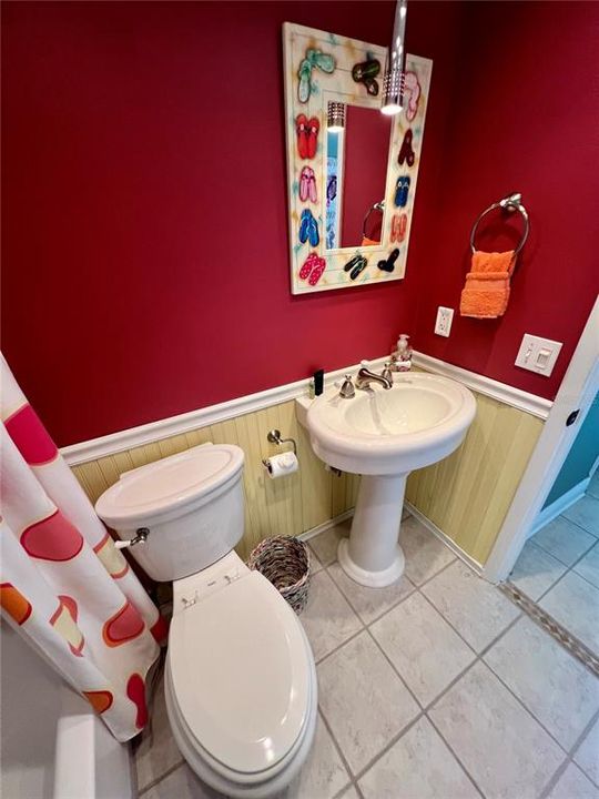 For Sale: $399,000 (2 beds, 2 baths, 1250 Square Feet)