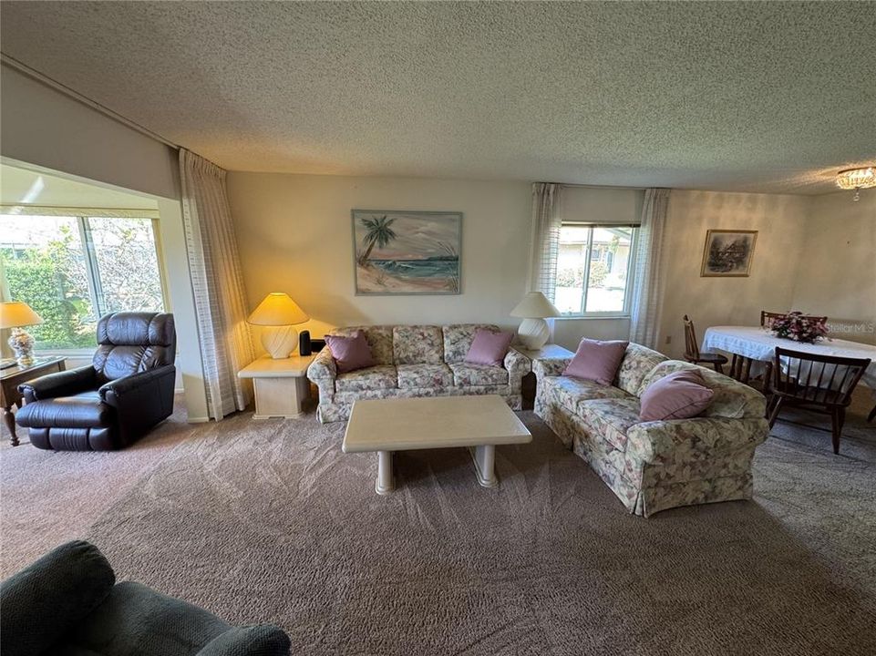 For Sale: $305,000 (2 beds, 2 baths, 1350 Square Feet)