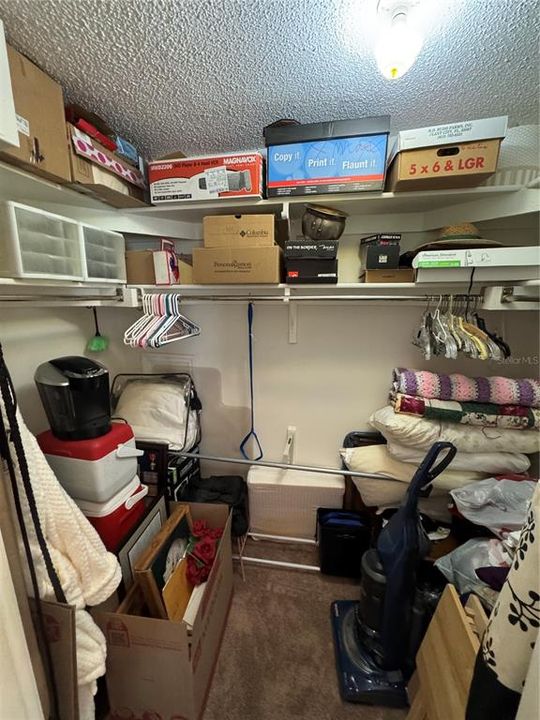 For Sale: $305,000 (2 beds, 2 baths, 1350 Square Feet)