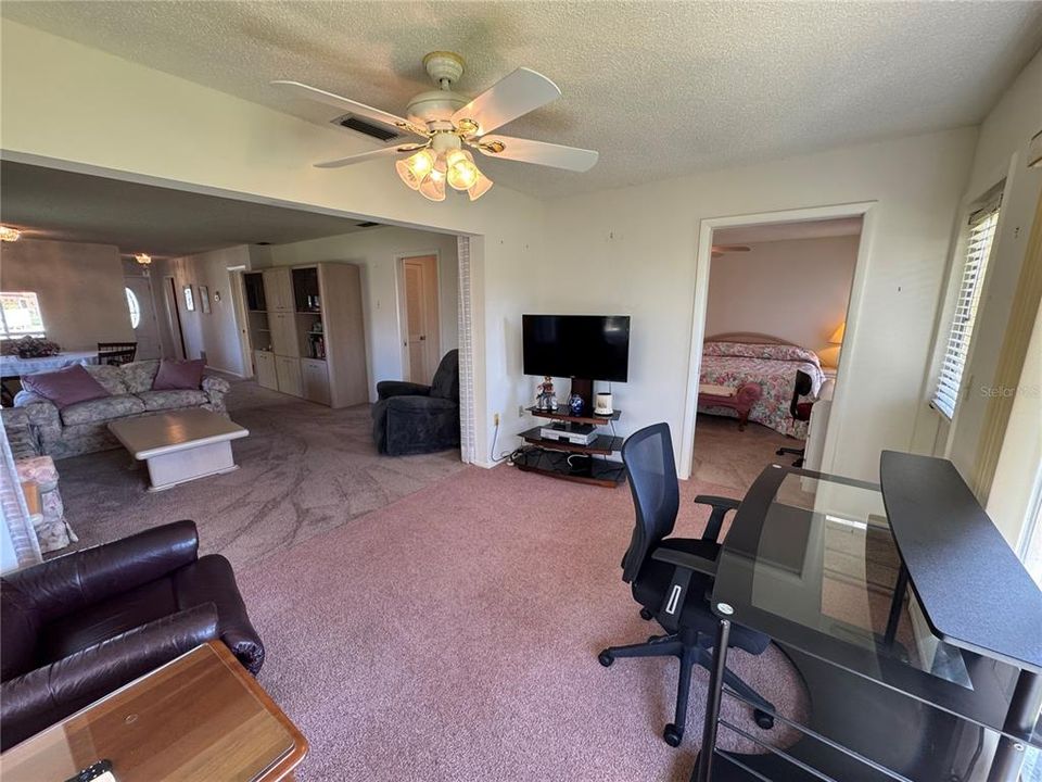 For Sale: $305,000 (2 beds, 2 baths, 1350 Square Feet)