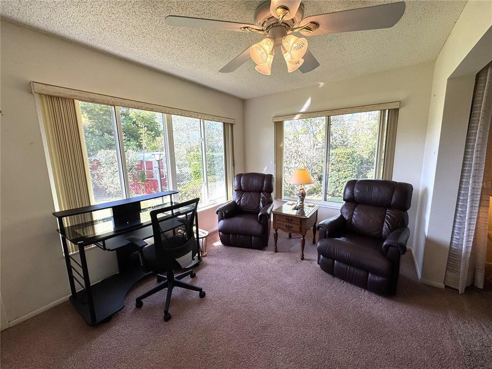 For Sale: $305,000 (2 beds, 2 baths, 1350 Square Feet)