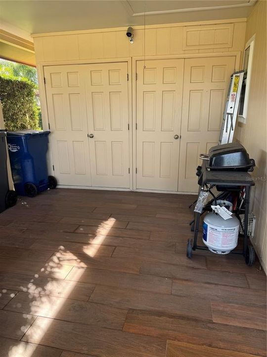 For Sale: $305,000 (2 beds, 2 baths, 1350 Square Feet)