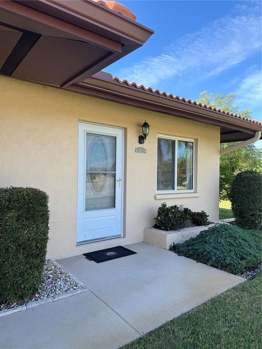 For Sale: $305,000 (2 beds, 2 baths, 1350 Square Feet)