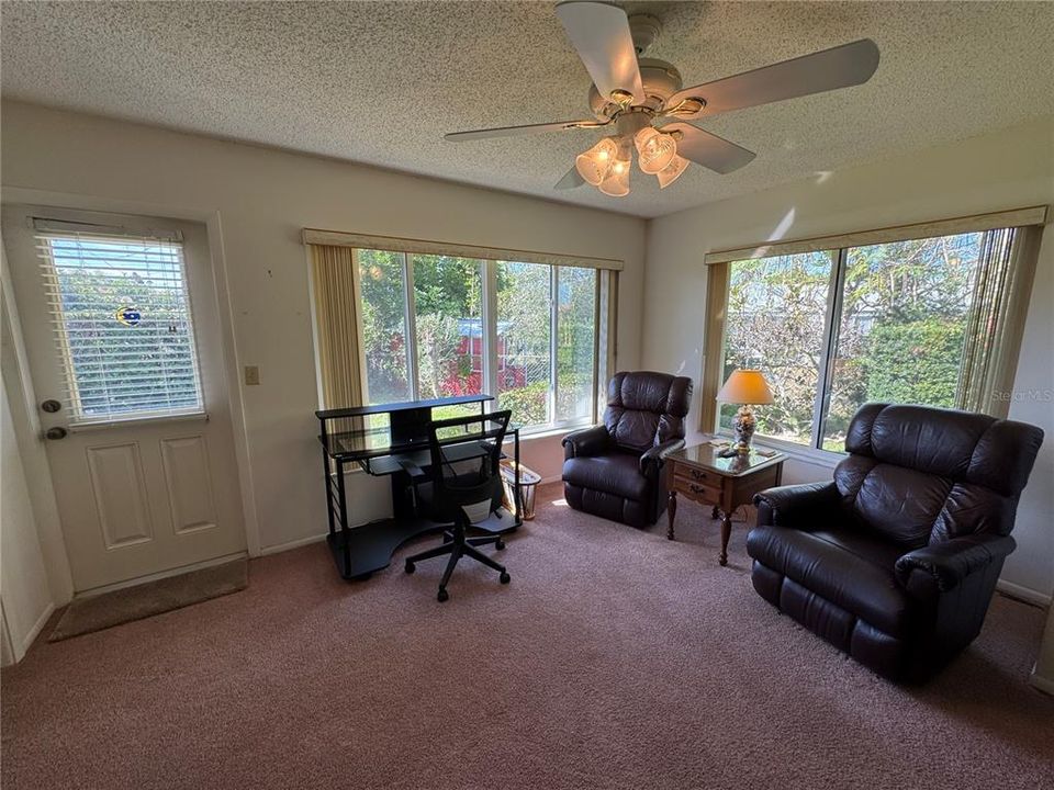 For Sale: $305,000 (2 beds, 2 baths, 1350 Square Feet)