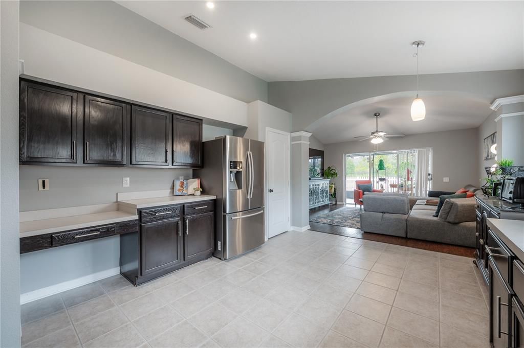 На продажу: $429,000 (4 спален, 2 ванн, 1956 Квадратных фут)