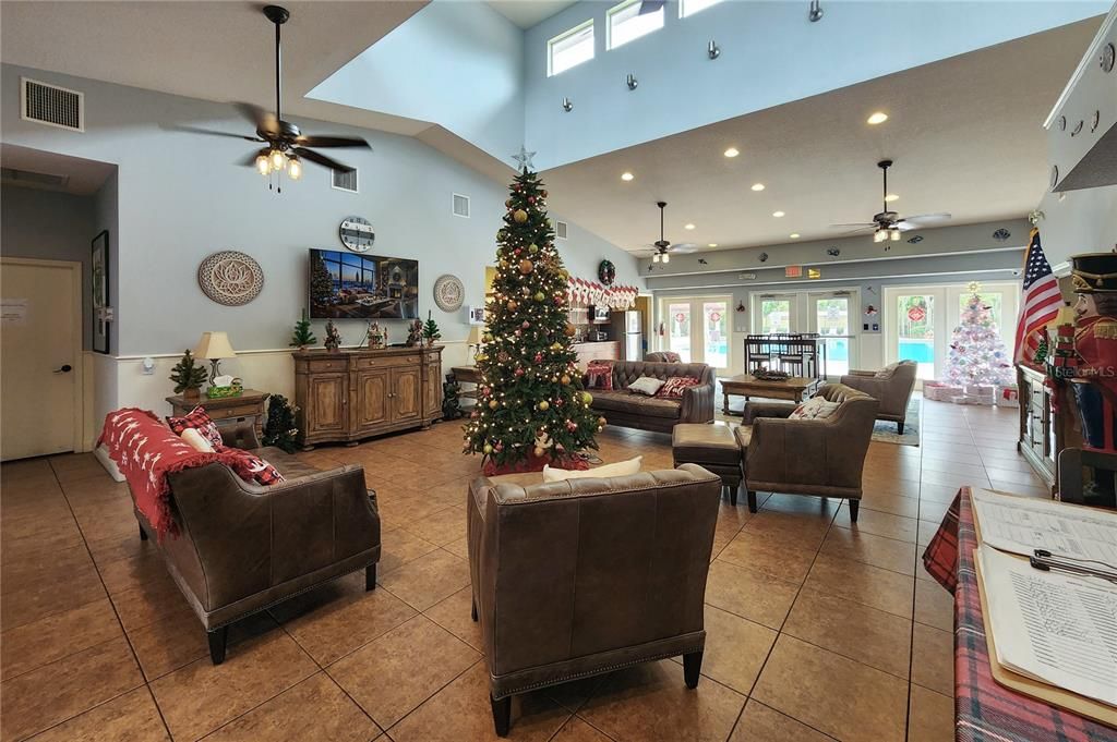 На продажу: $429,000 (4 спален, 2 ванн, 1956 Квадратных фут)