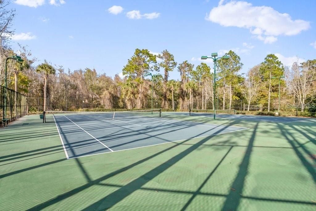 На продажу: $429,000 (4 спален, 2 ванн, 1956 Квадратных фут)