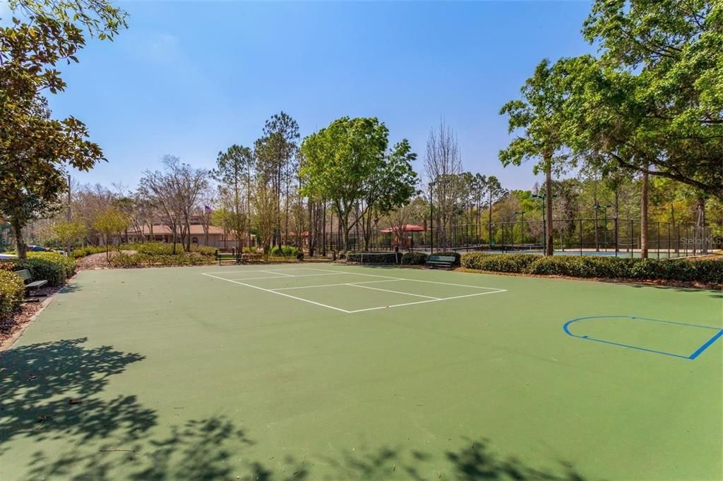 На продажу: $429,000 (4 спален, 2 ванн, 1956 Квадратных фут)