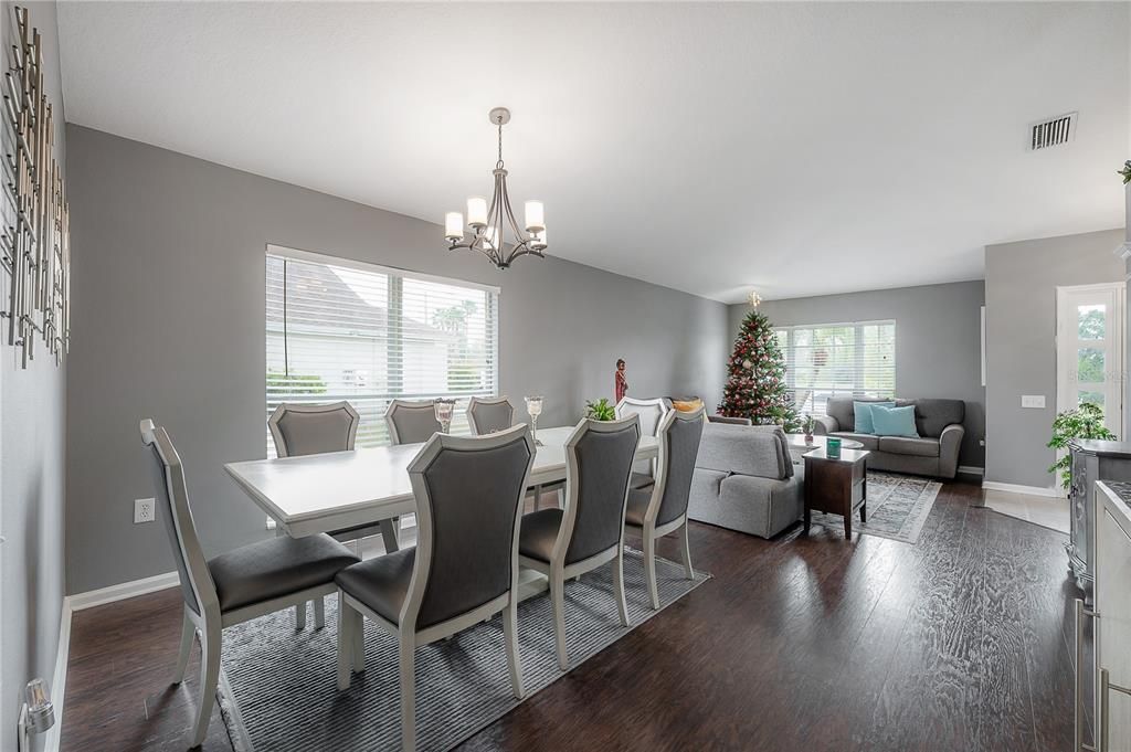 На продажу: $429,000 (4 спален, 2 ванн, 1956 Квадратных фут)