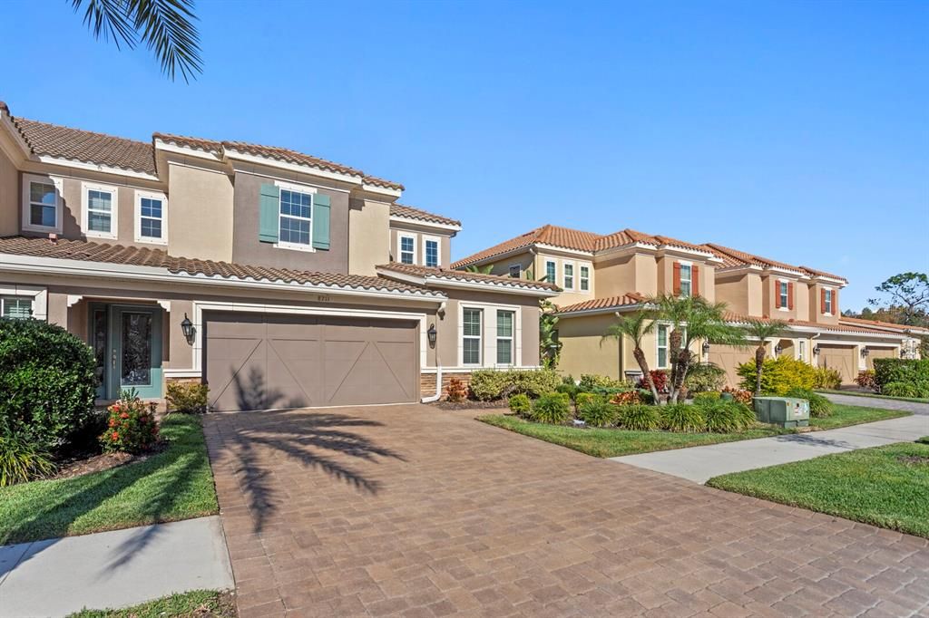 出租: $3,450 (3 贝兹, 2 浴室, 2368 平方英尺)