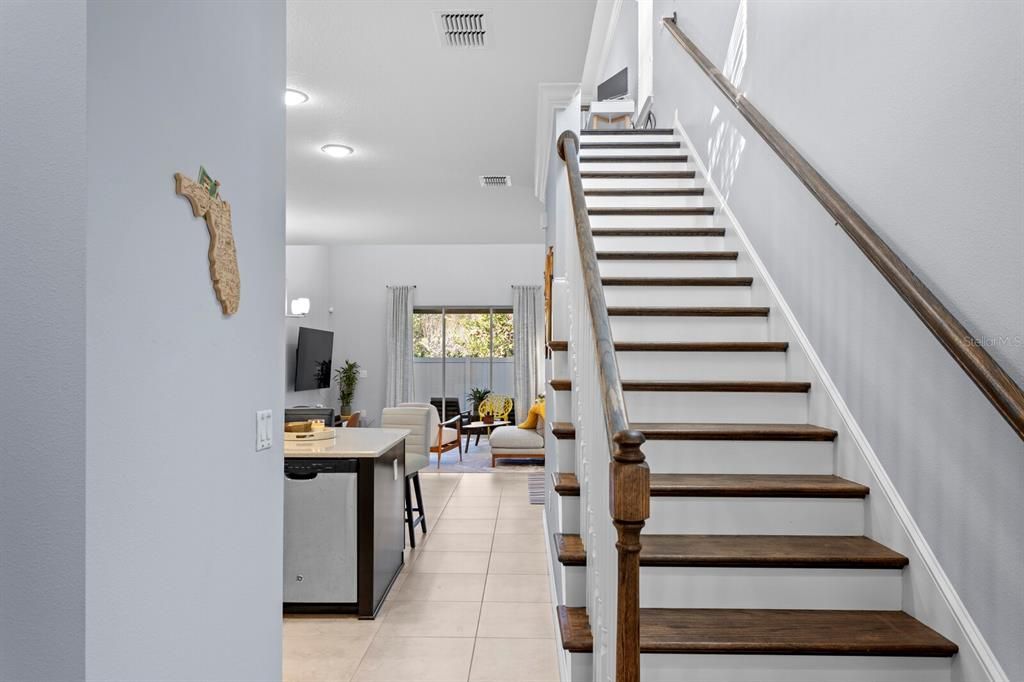 出租: $3,450 (3 贝兹, 2 浴室, 2368 平方英尺)