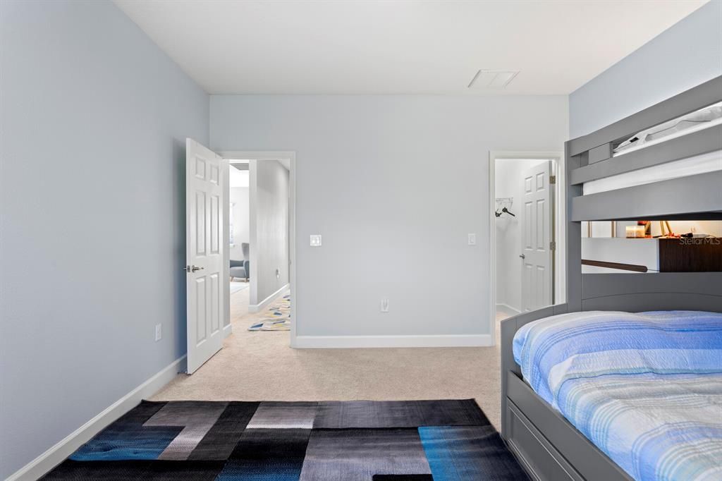 出租: $3,450 (3 贝兹, 2 浴室, 2368 平方英尺)