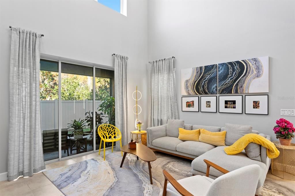 出租: $3,450 (3 贝兹, 2 浴室, 2368 平方英尺)