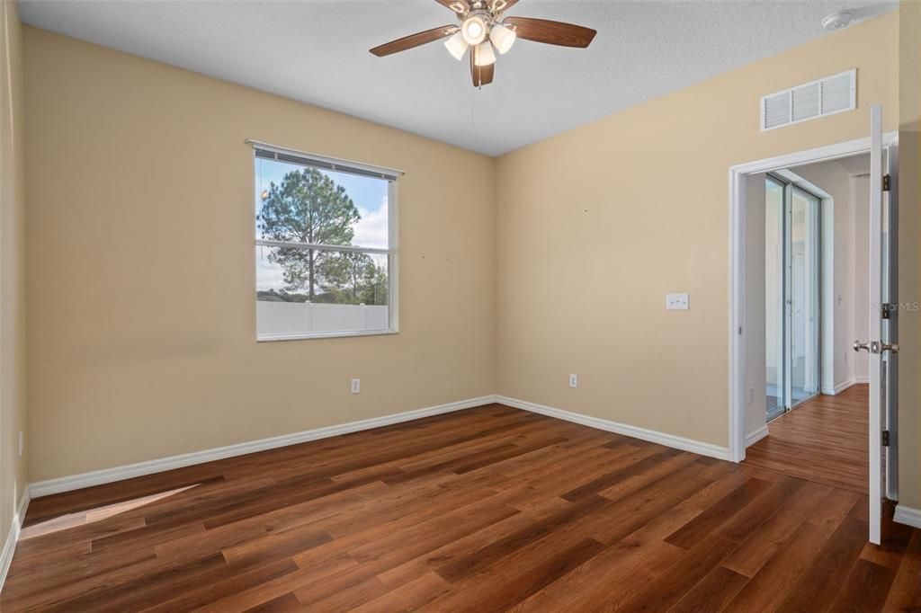 For Sale: $275,000 (3 beds, 2 baths, 1724 Square Feet)