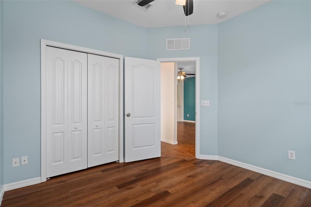 For Sale: $275,000 (3 beds, 2 baths, 1724 Square Feet)